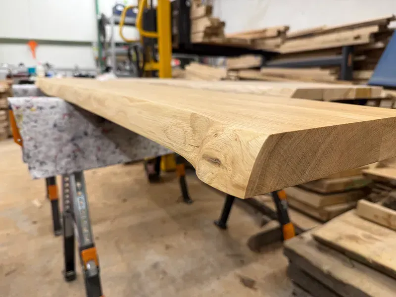 Półka drewniana - naturalna krawędź dębowa