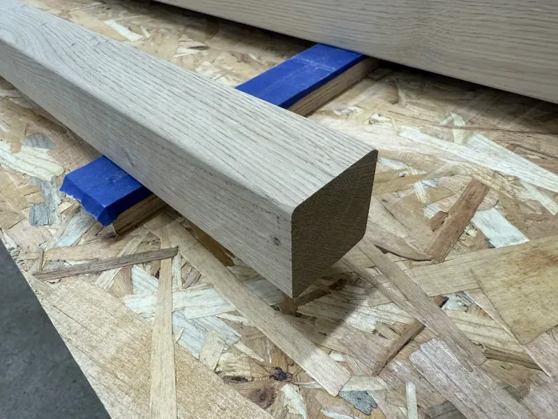 Słupki i pochwyty dębowe - producent EnterAndGo