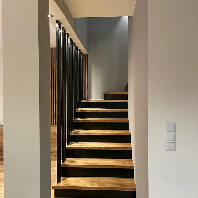 Schody drewniane dębowe - widok frontowy