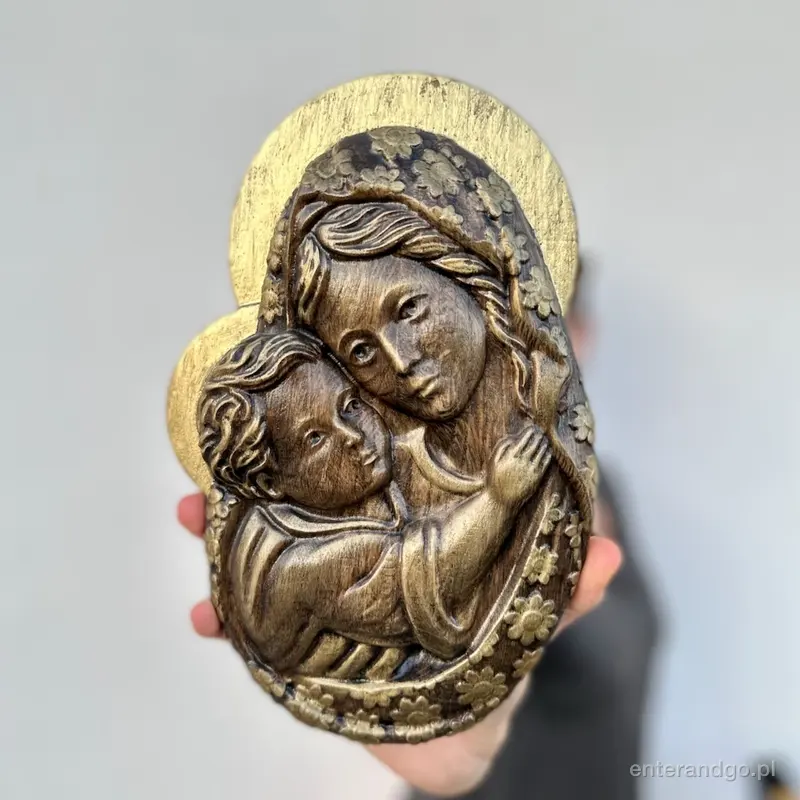 Płaskorzeźba dębowa Matki Bożej z Dzieciątkiem Jezus na złoconym tle