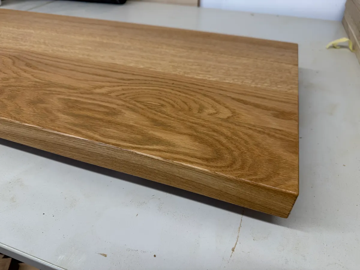 Półka z litego dębu - naturalne usłojenie